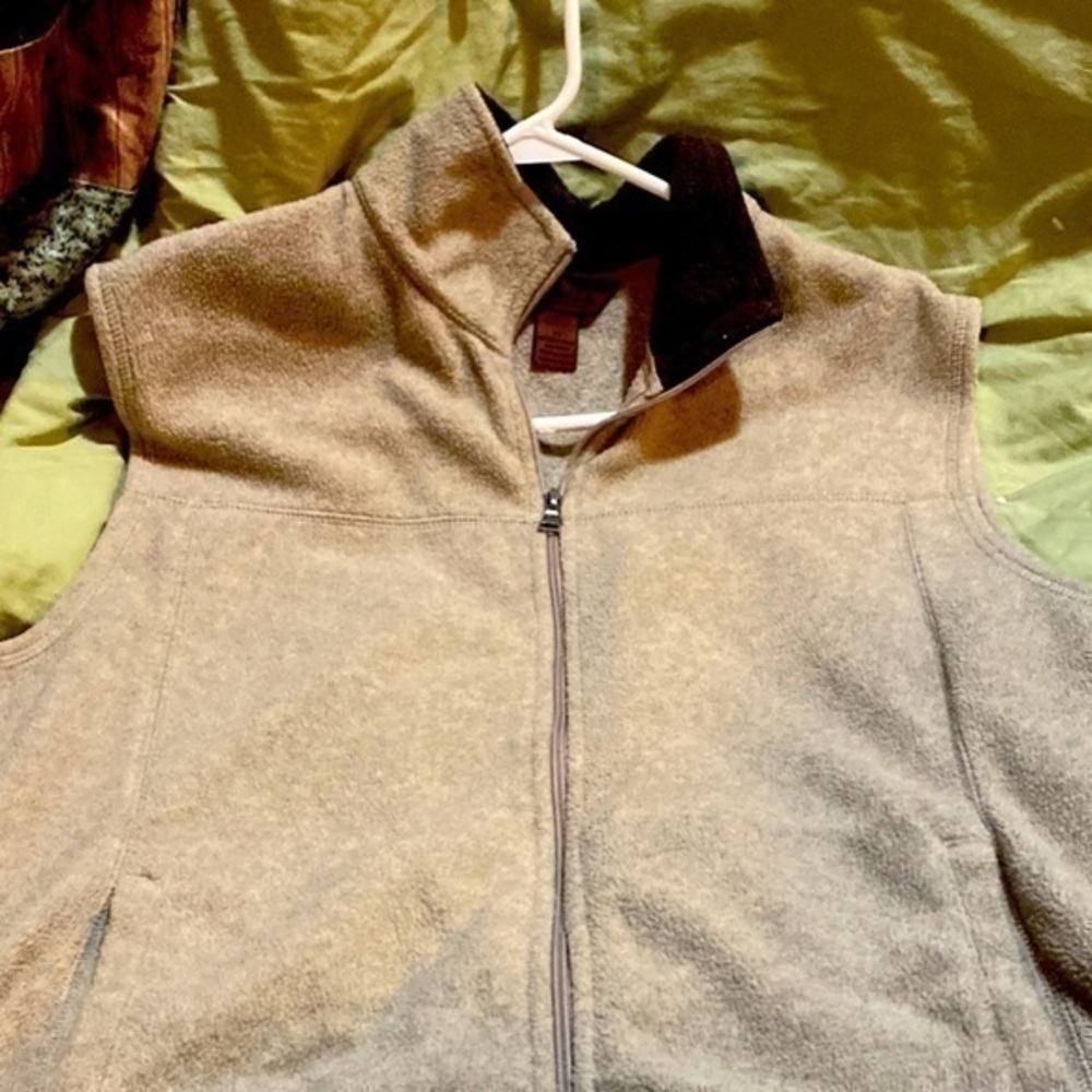 St. John’s bay pocket  full front tip up vest